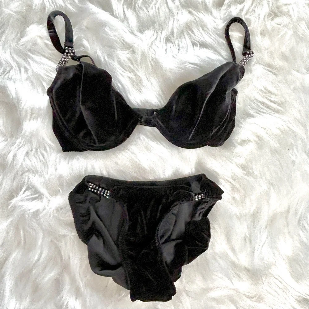 Glam Vintage Victoria's Secret Black Velvet & Diamond Push-Up Bra & Bikini Set‎